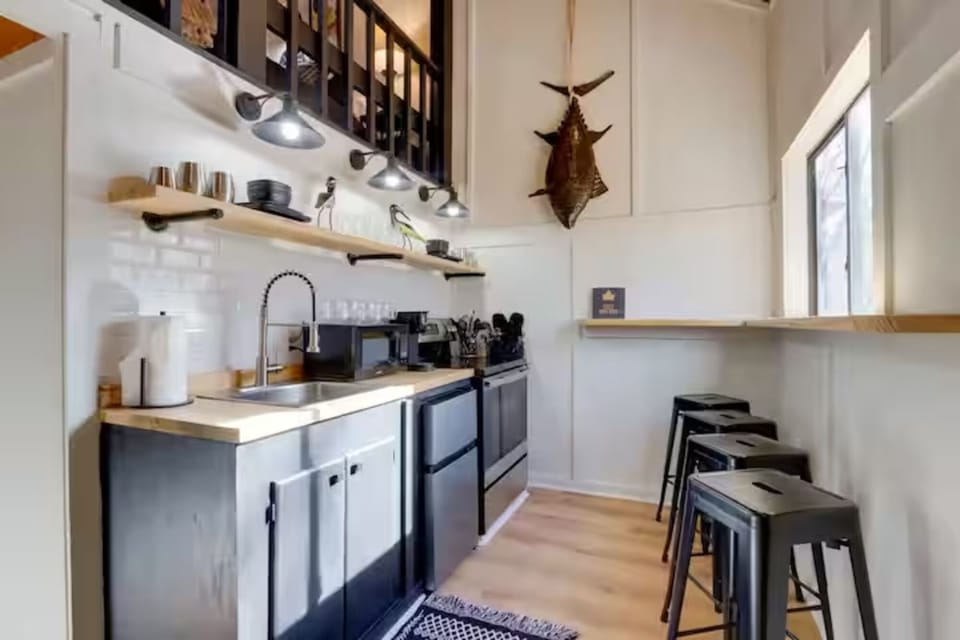 4d8b2660-f6d8-4271-a0de-baab85059316-04