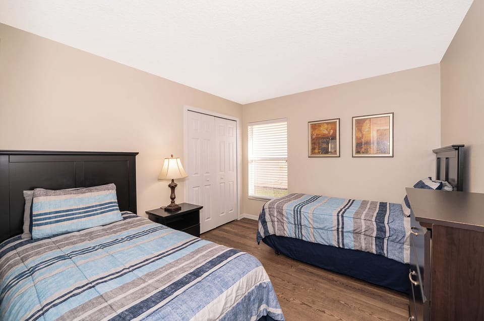 Twin Bedroom 2