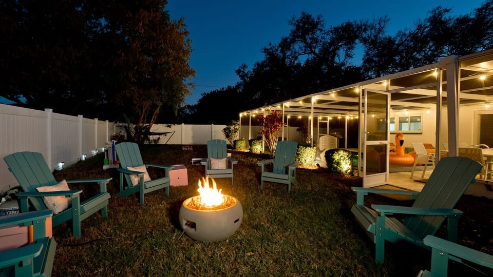 Outdoor fire pit