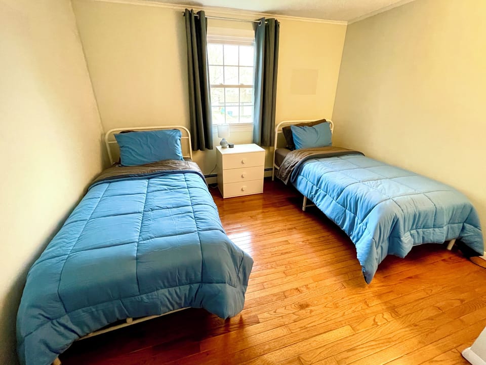 Twin beds can be pushed together to form a king bed. Large Closet.
