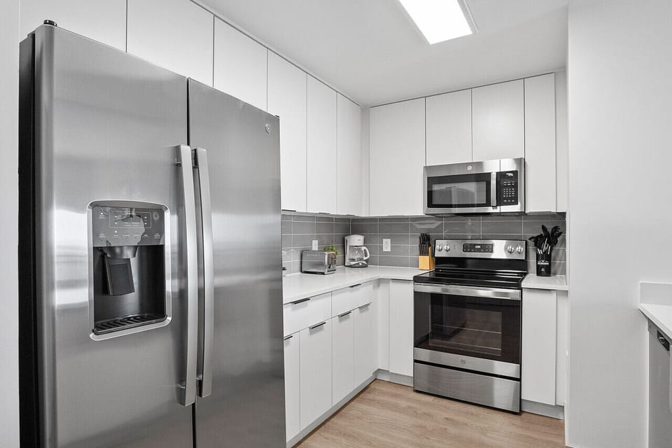 Lovely fully-equipped kitchen with everything you need to prepare your meals and enjoy a nice dinner!