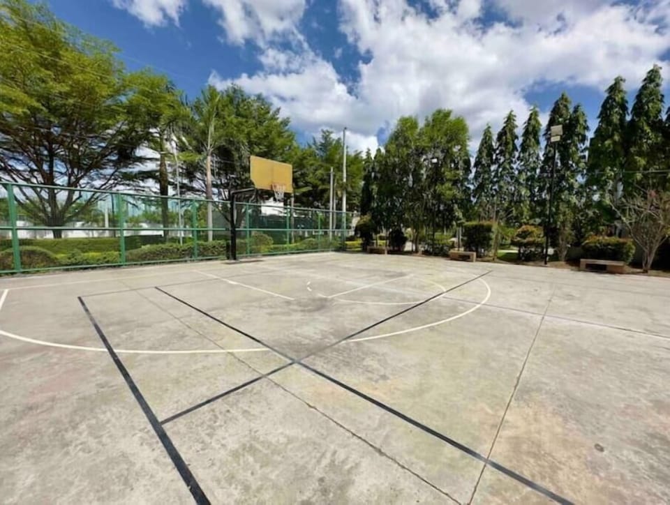 Sport court