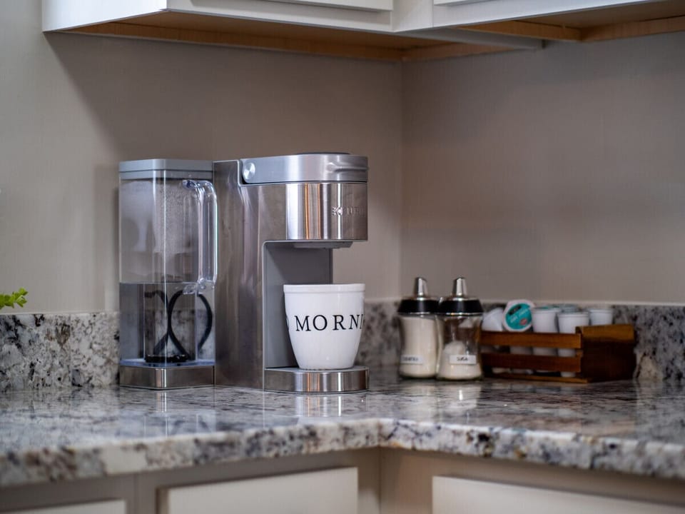 Is it just me, or does this kitchen look like the perfect spot for some cooking adventures? Time to whip up something delicious! 🔪 #CookingInStyle