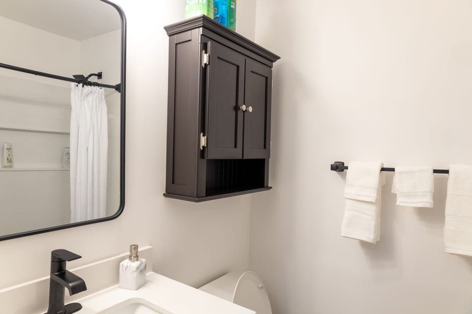 4 piece washroom with tub and shower
