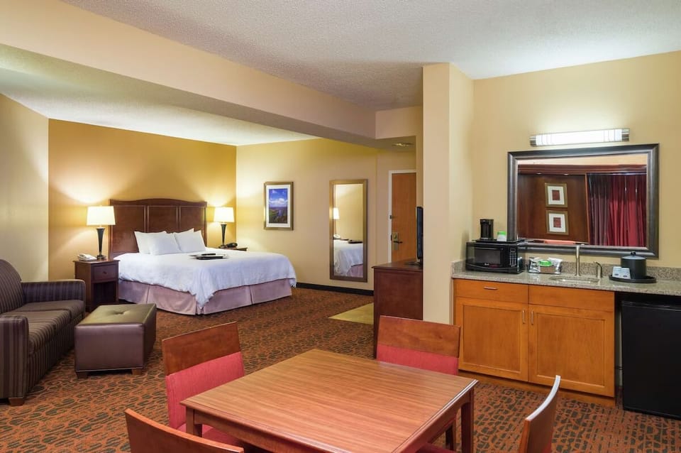 Comfortable Unit with King size bed