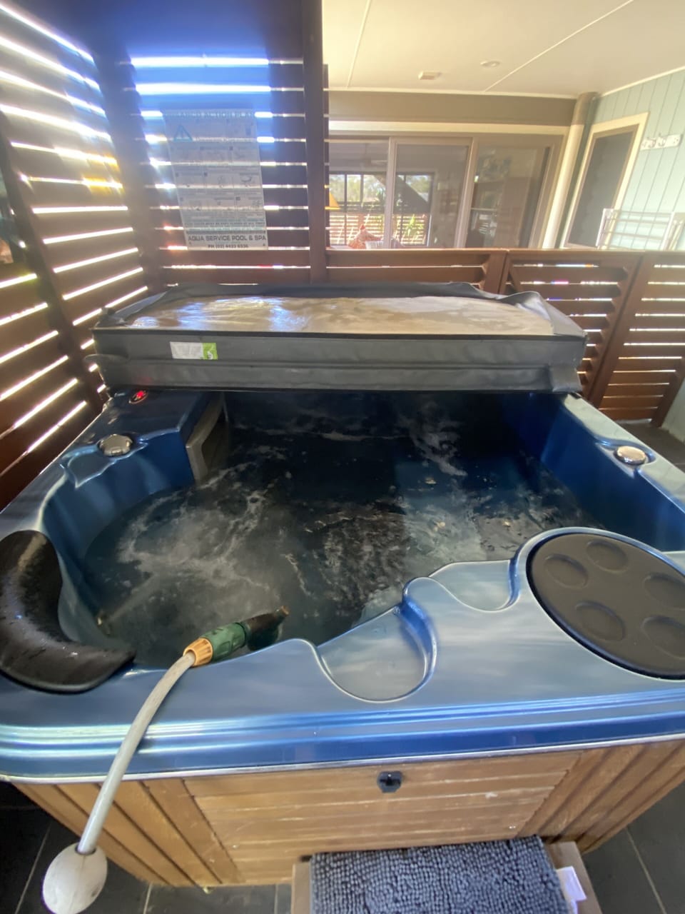 Indoor spa tub
