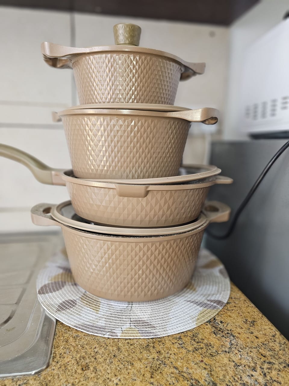 cooking pots