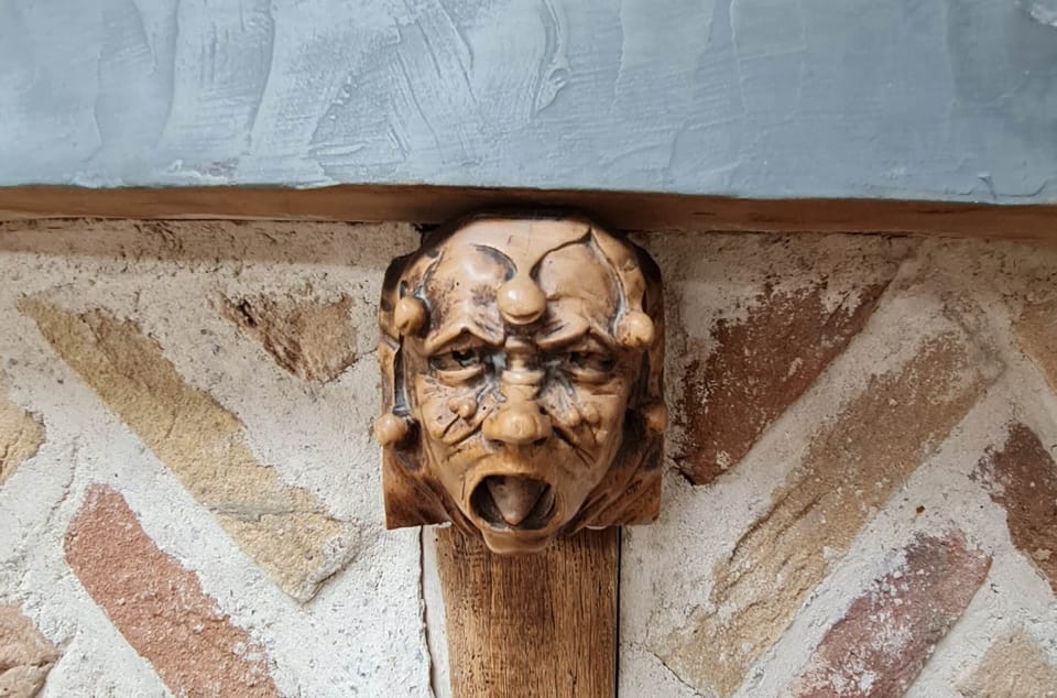 elements du bar, du même ébeniste