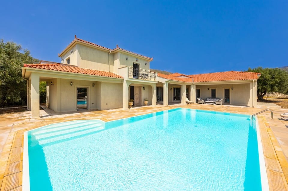 Beautiful villa with private pool and terrace