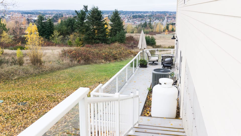 Stairs from the parking area to the suite.
