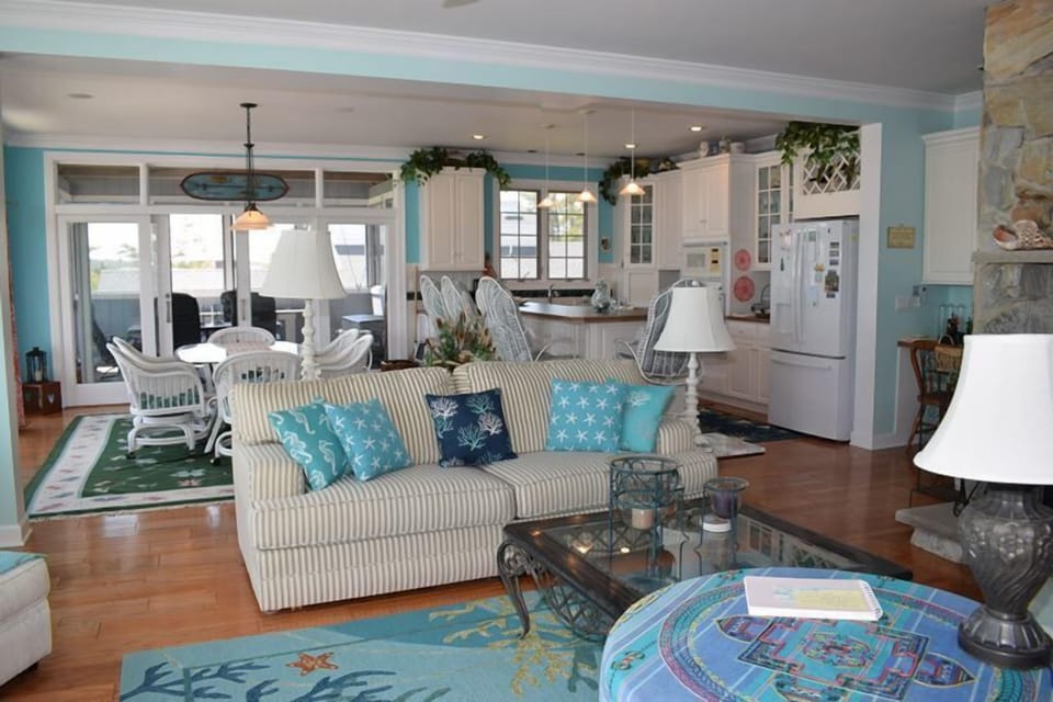 Spacious open living room
