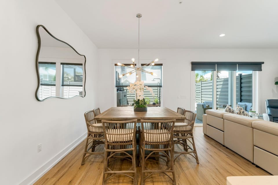 Main Level - Dining Area, Seats 8