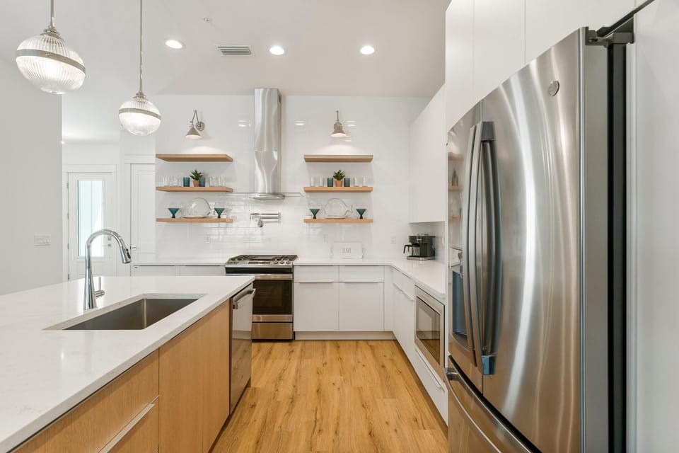 Main Level - Kitchen