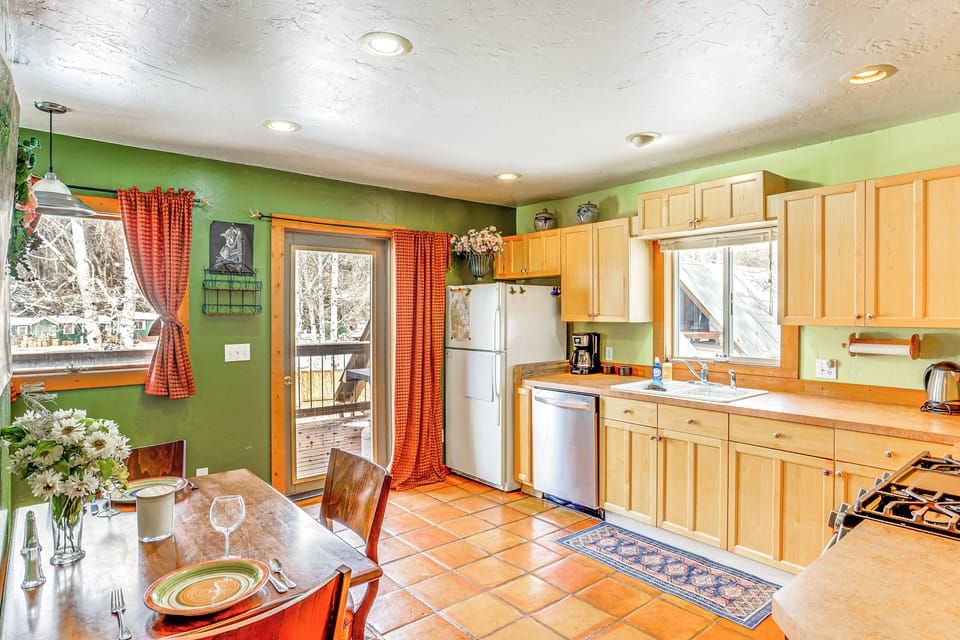 Kitchen | 2nd Floor