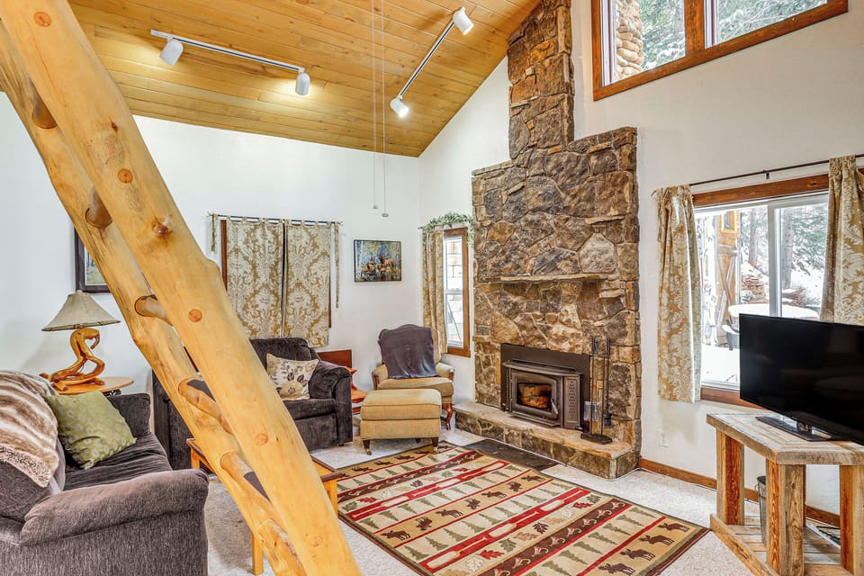 Dolores Vacation Rental | 2BR | 1.5BA | Stairs Required | 1,300 Sq Ft