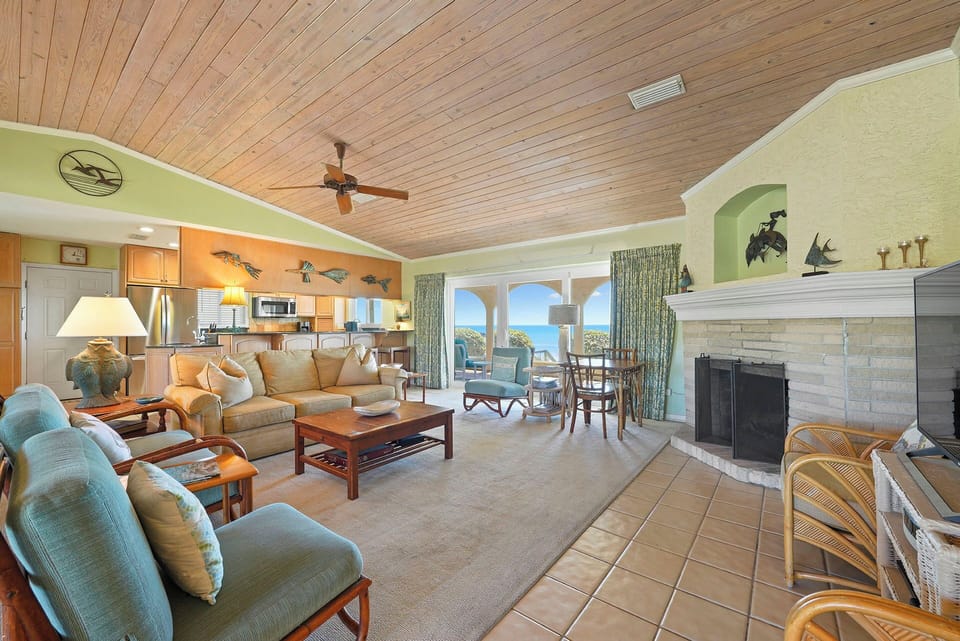 High Point South - Miramar Beach - Living Room