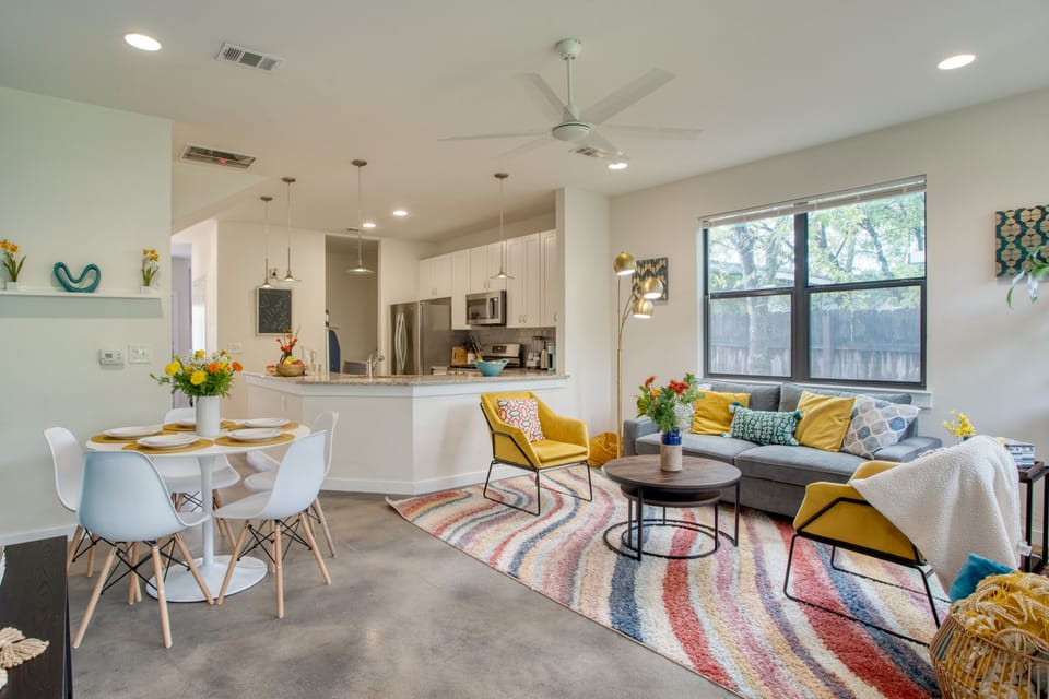 Open layout makes it easy for your group to relax and connect.