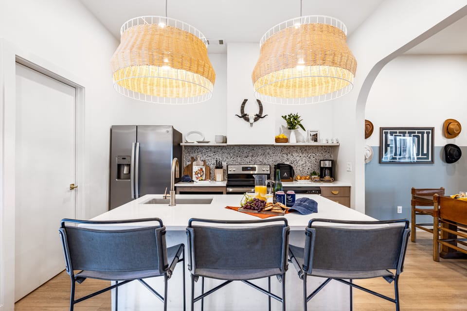 Fully equipped kitchen.