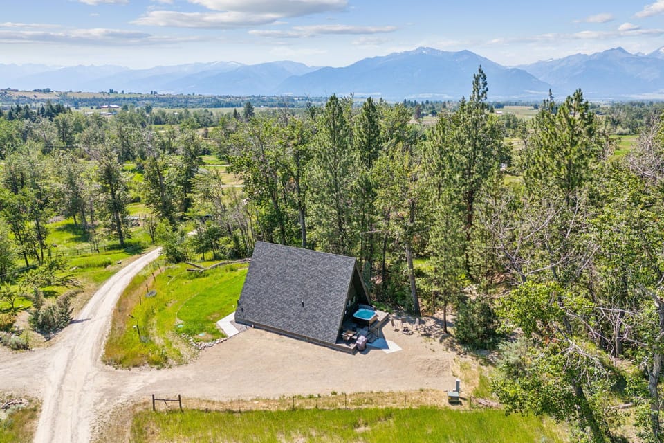 aerial view of home/driveway