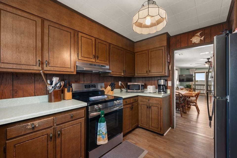 16-web-or-mls-200-Jims-Camera-House-Kitchen-V3