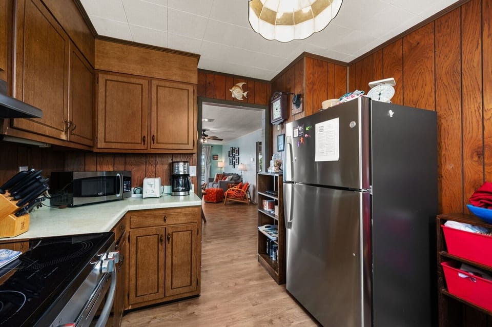 17-web-or-mls-200-Jims-Camera-House-Kitchen-V4