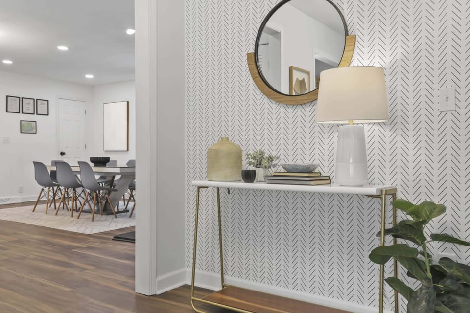 Hallway between kitchen and bedrooms