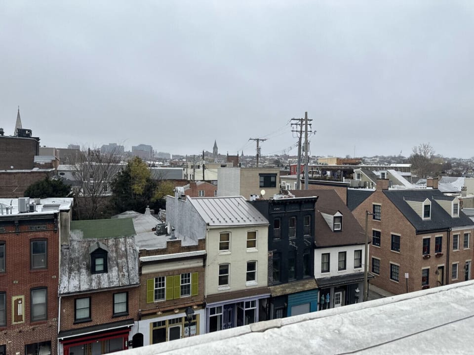 Marvel at the stunning rooftop view from this building, enjoy the spectacular scenery.