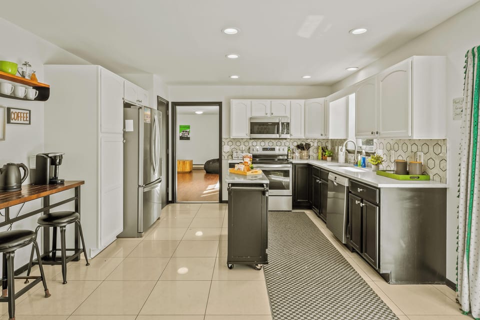 Full range of appliances.