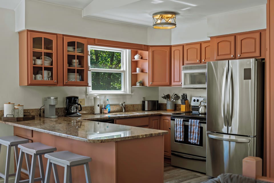 Well-equipped kitchen - show your cooking skills!