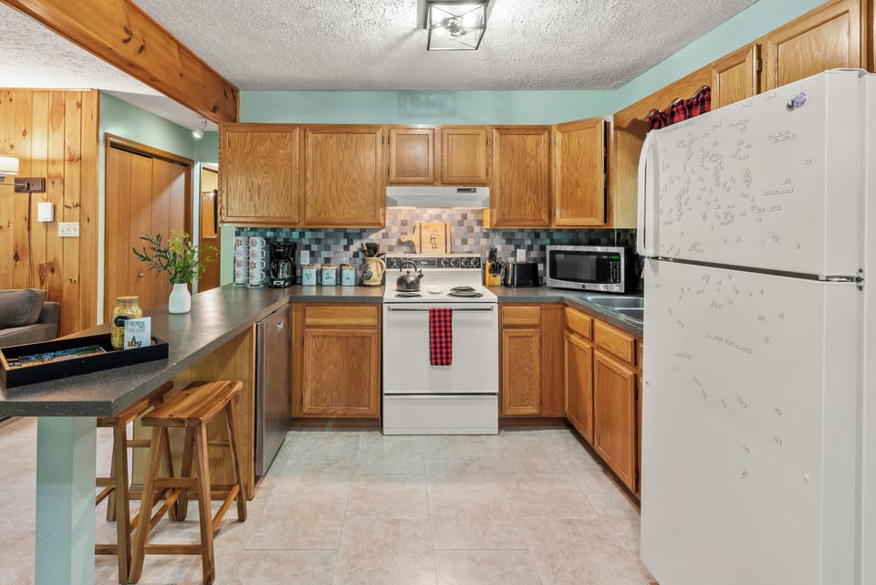 Modern chef's kitchen.