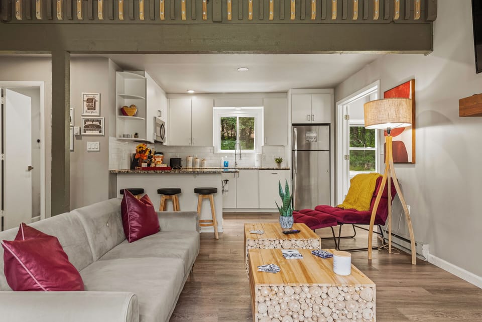 Open layout makes it easy for your group to connect.