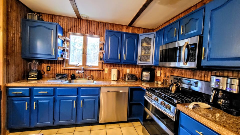 Fully equipped kitchen. 