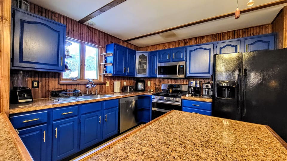 Fully equipped kitchen. 