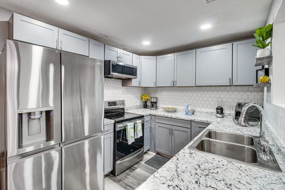 Kitchen | Drip Coffee Maker | Dishwasher | Cooking Basics