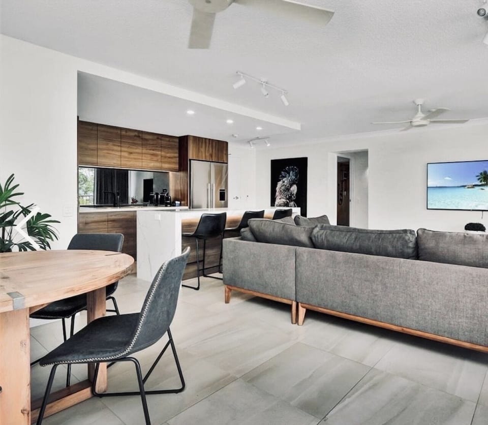 Lounge and Kitchen Area