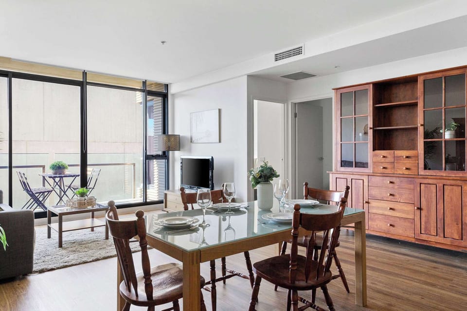 A spacious dining area.