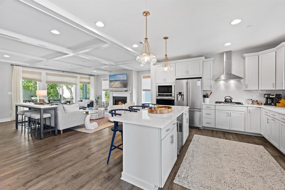 5 bed, 4.5 bath luxury home with space for 10 in Ocean View, DE - minutes to South Bethany Beach