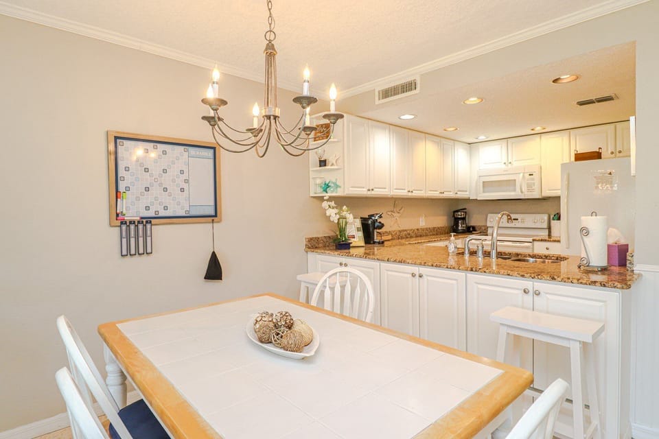 St. Augustine Beach Rentals Dining Room