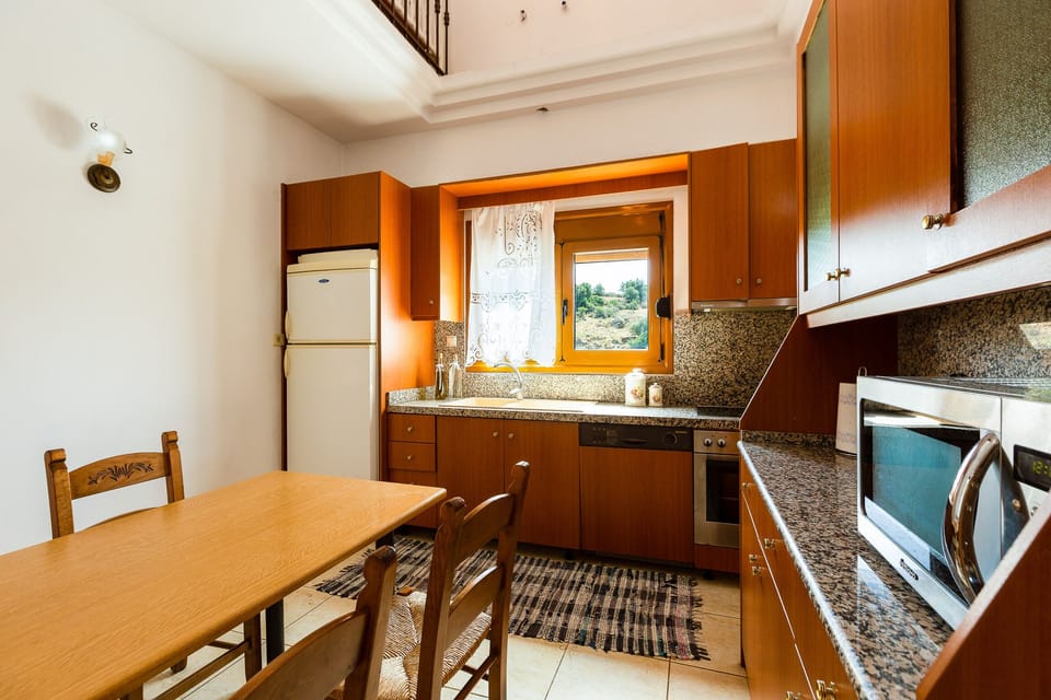 traditional kitchen featuring a dining area