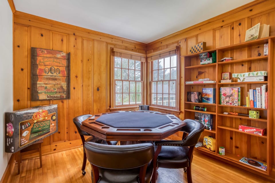Poker Table