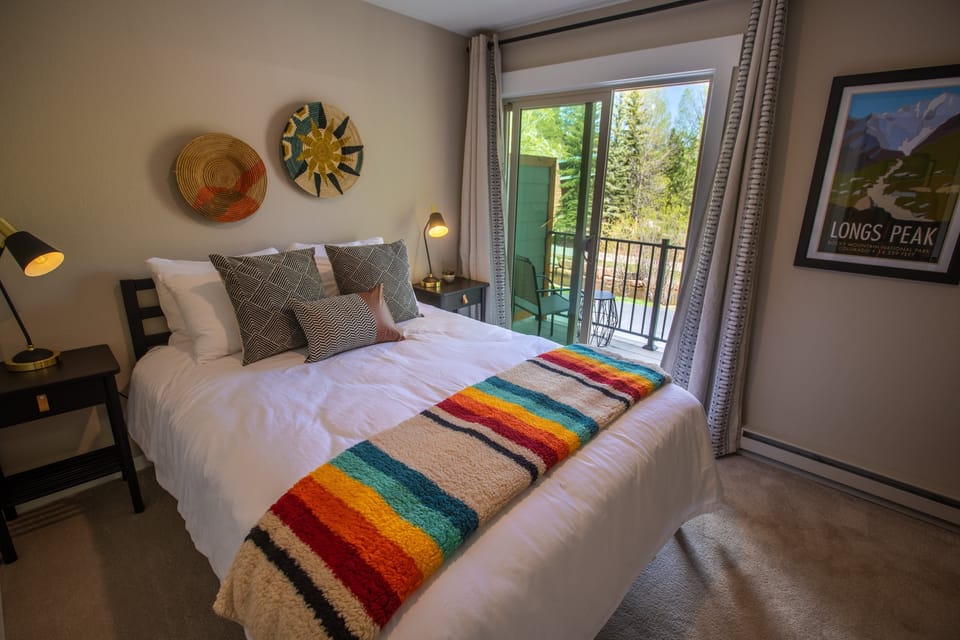 Queen bedroom with balcony.jpg