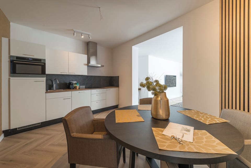 Compact comfort meets full functionality – Overnachten Roosendaal at its best.
Compact comfort en toch alles bij de hand – Overnachten Roosendaal op z’n best.
Kompakter Komfort mit voller Ausstattung – Overnachten Roosendaal vom Feinsten.