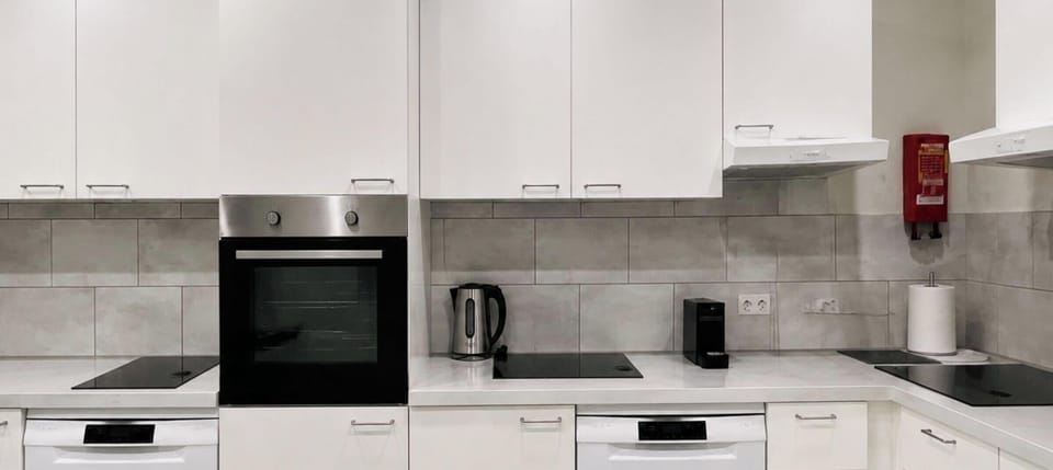 Large shared-kitchen for Easy Home Cooking.