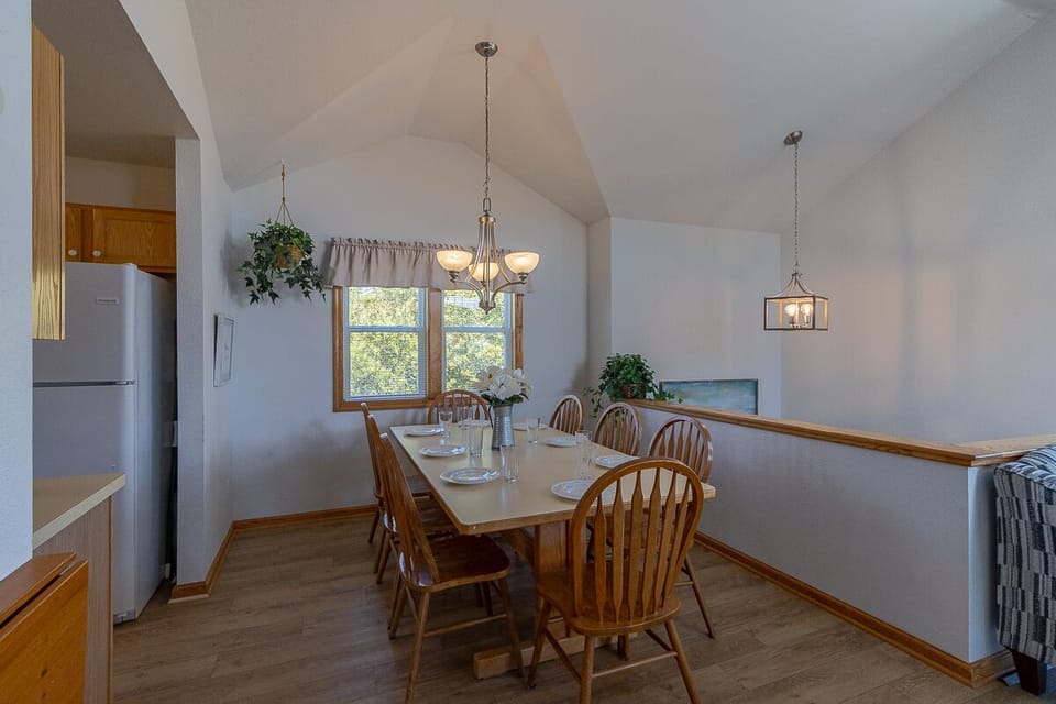 Top Level Dining Area