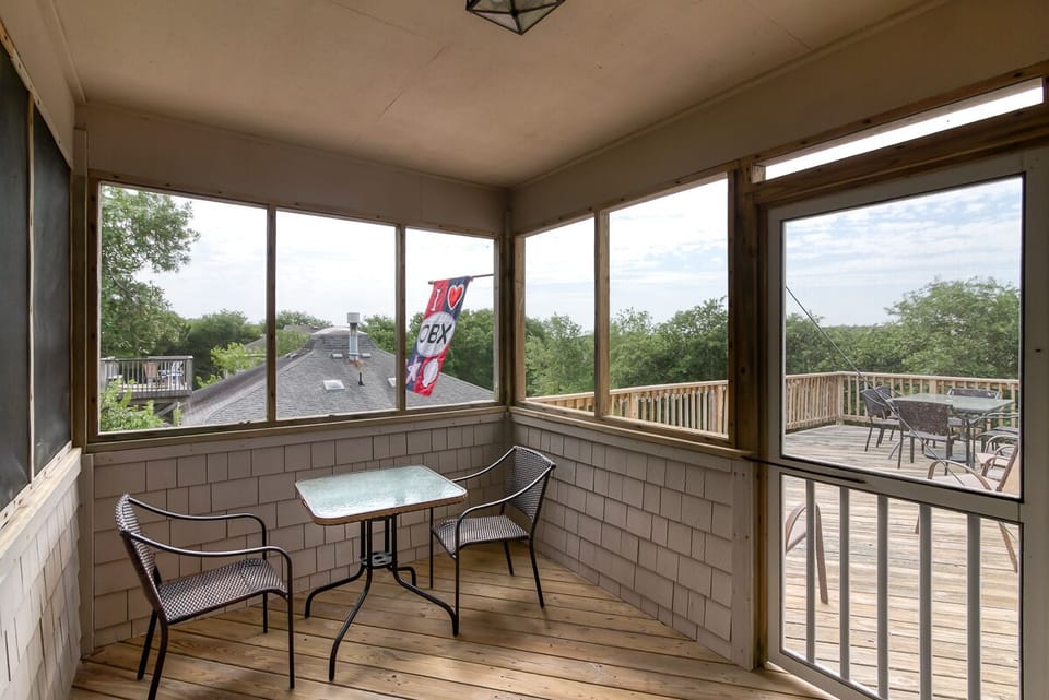 Top Level Screened-in Porch