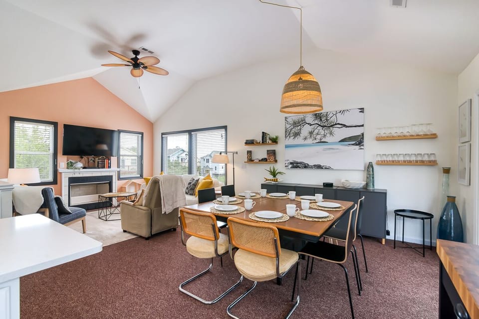 Top Level Dining Area