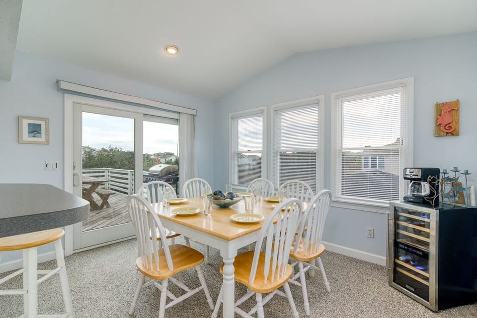 Top Level Dining Area