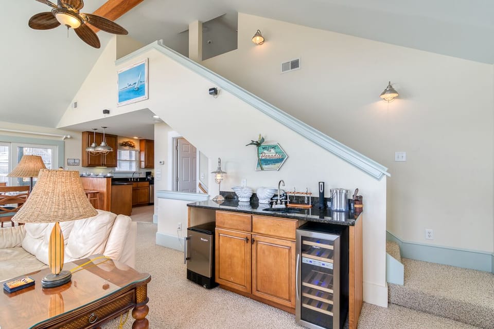 Top Level Wet Bar