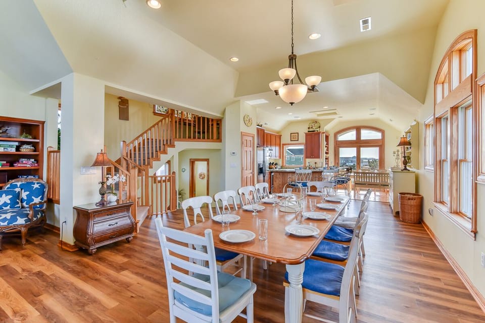 Top Level Dining Area