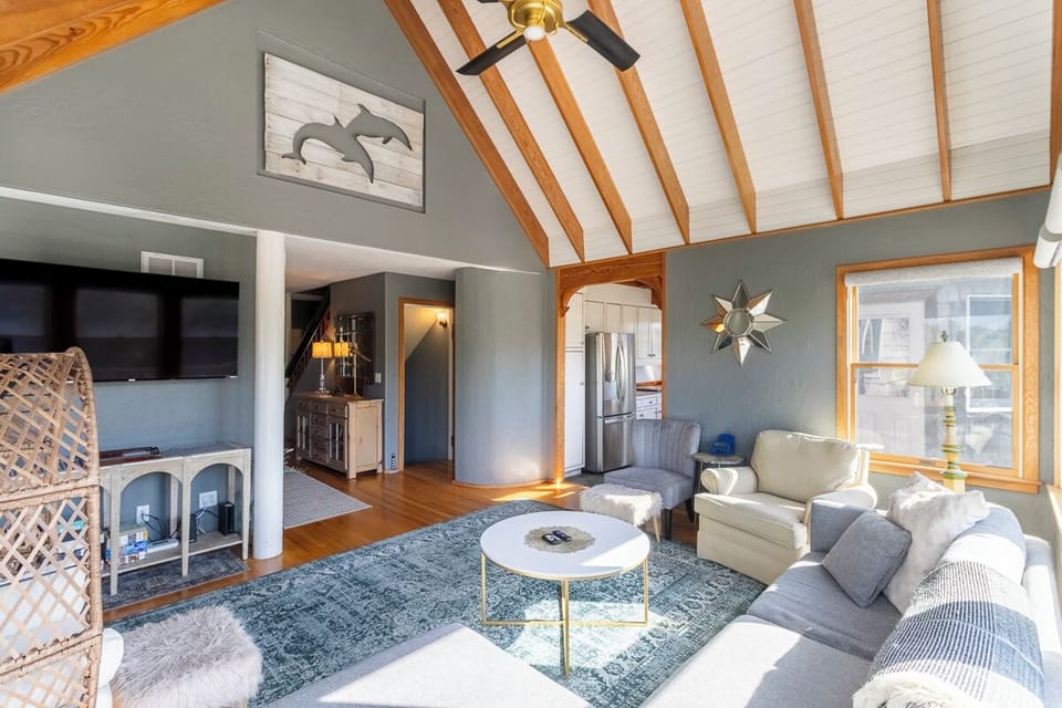 Mid Level Living Area